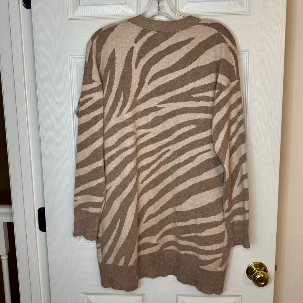 Cupcakes & Cashmere Tan Zebra Print Bohemian Open Front Cardigan Pockets Medium - Picture 2 of 4
